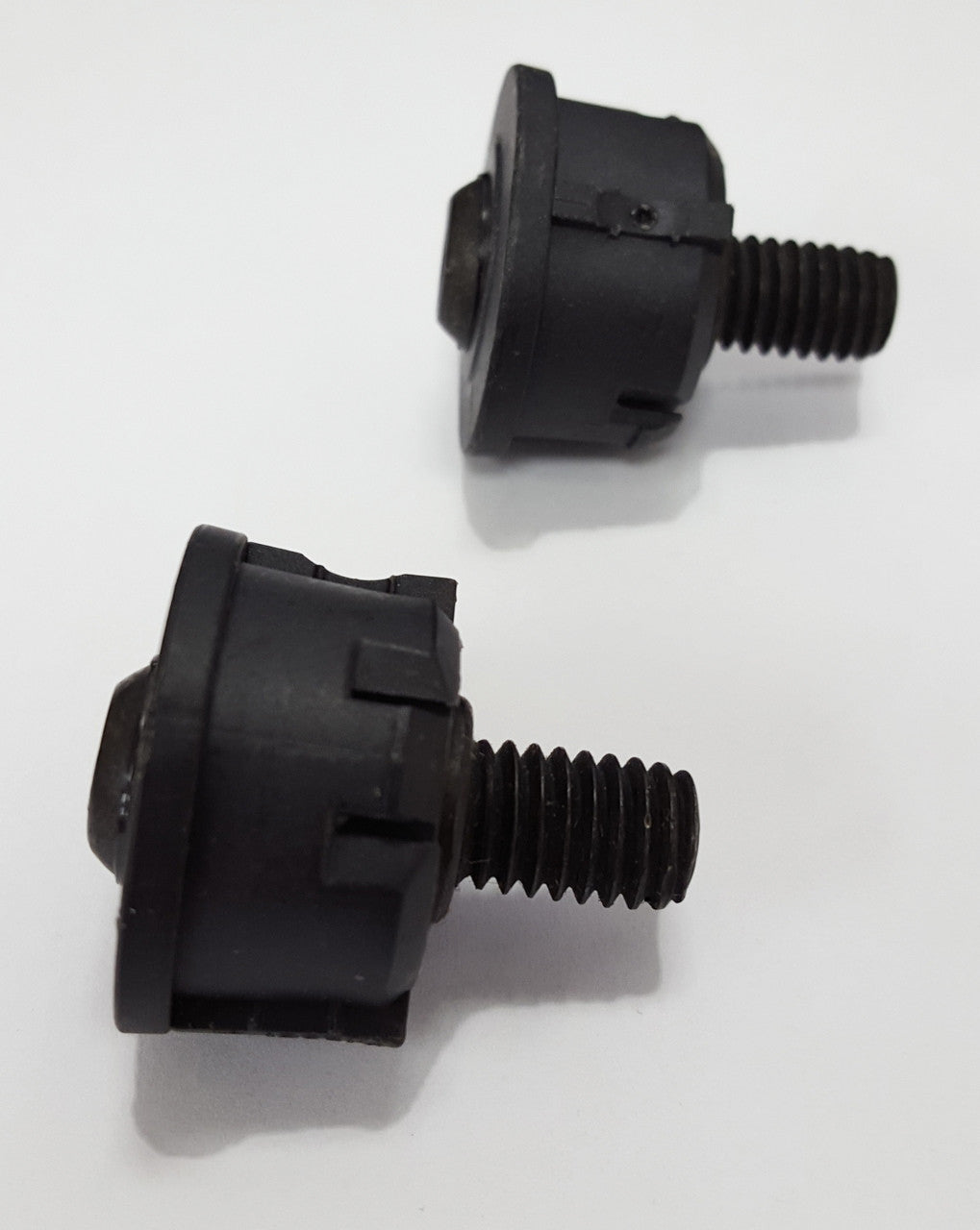 Aeron Hip Pivot Bolt